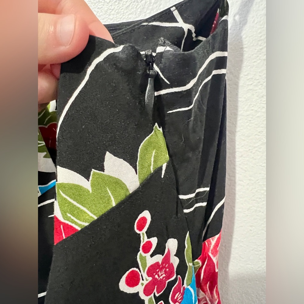 Forever21 NWT Black Floral V-Neck Mini Dress - Small - Picture 10 of 12